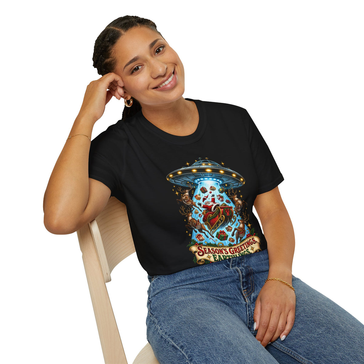 UFO Christmas | Season’s Greetings Earthlings UFO Christmas T-Shirt