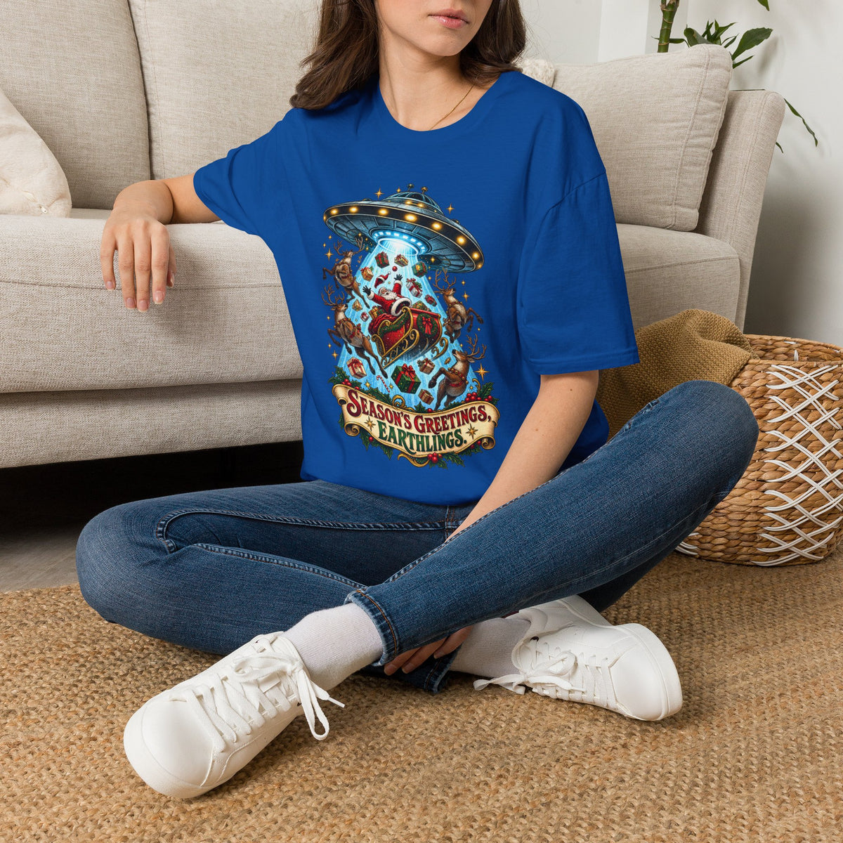 UFO Christmas | Season’s Greetings Earthlings UFO Christmas T-Shirt