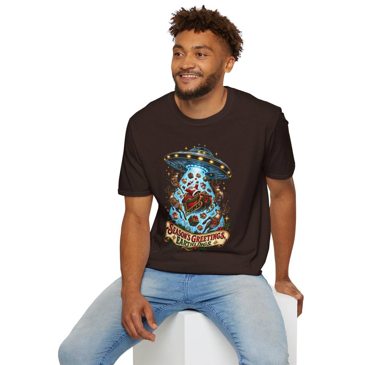 UFO Christmas | Season’s Greetings Earthlings UFO Christmas T-Shirt