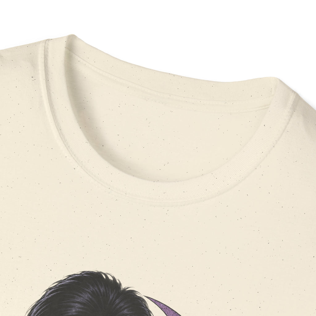 Elvira | Mistress of the Dark | Gothic Vampyress Pinup Girl | Sexy Halloween T-Shirt