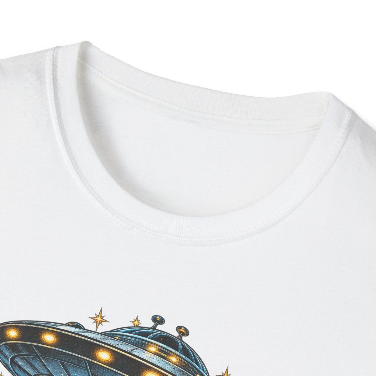 UFO Christmas | Season’s Greetings Earthlings UFO Christmas T-Shirt