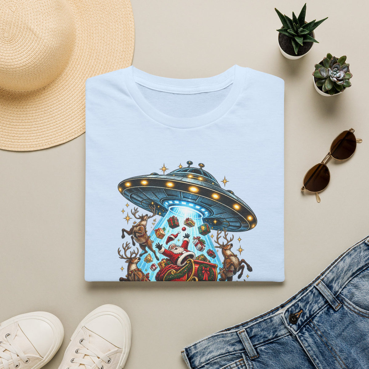 UFO Christmas | Season’s Greetings Earthlings UFO Christmas T-Shirt