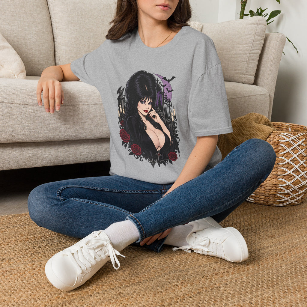Elvira | Mistress of the Dark | Gothic Vampyress Pinup Girl | Sexy Halloween T-Shirt