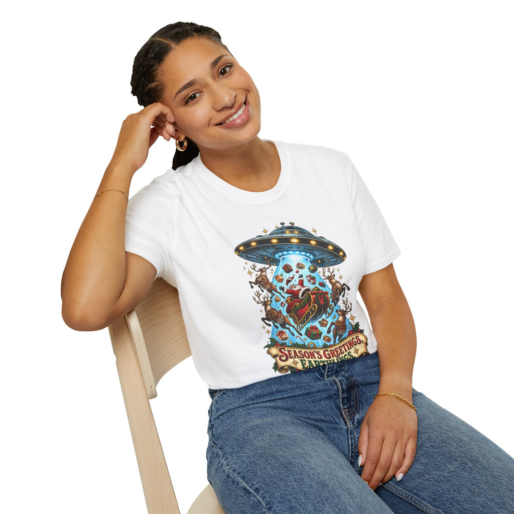 UFO Christmas | Season’s Greetings Earthlings UFO Christmas T-Shirt