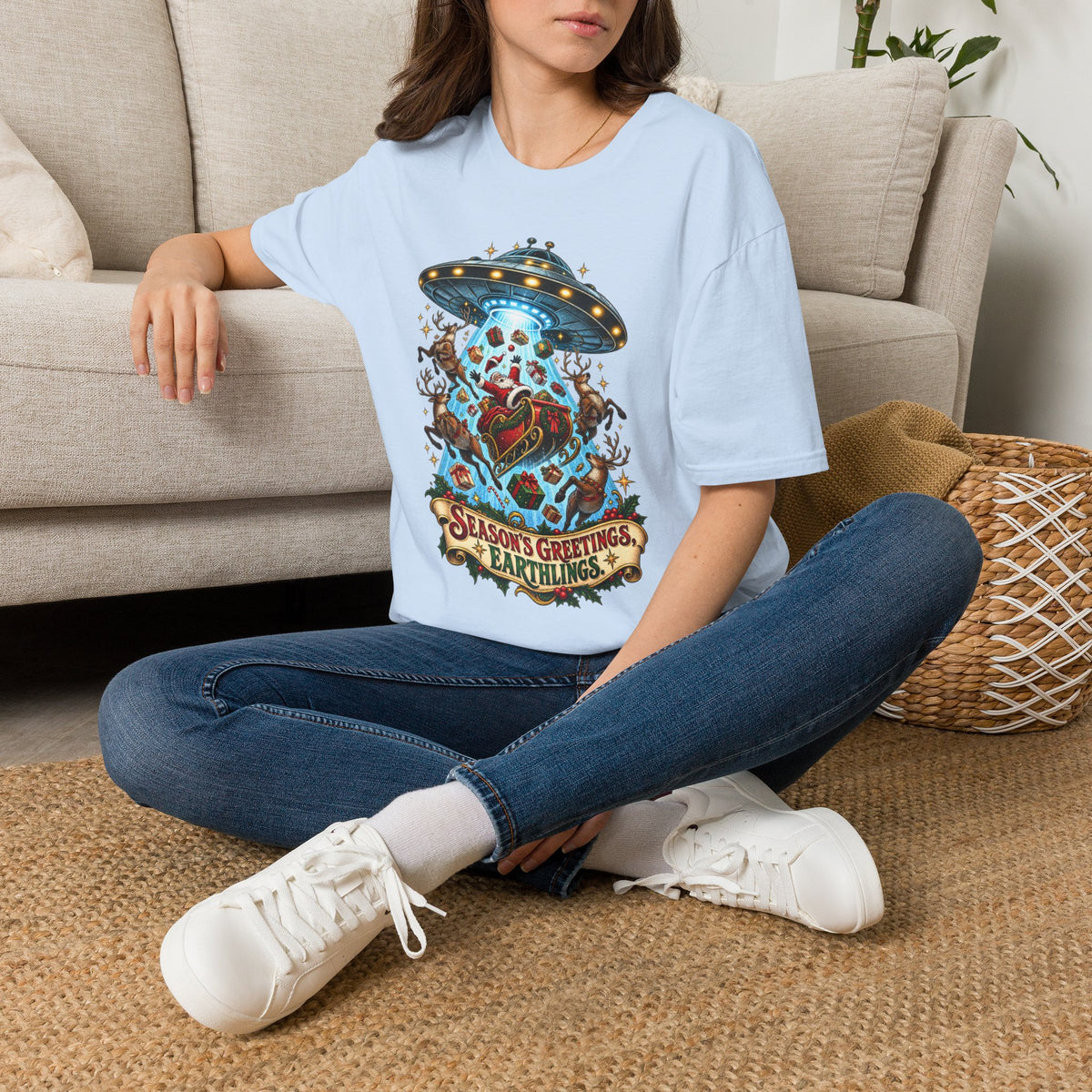 UFO Christmas | Season’s Greetings Earthlings UFO Christmas T-Shirt