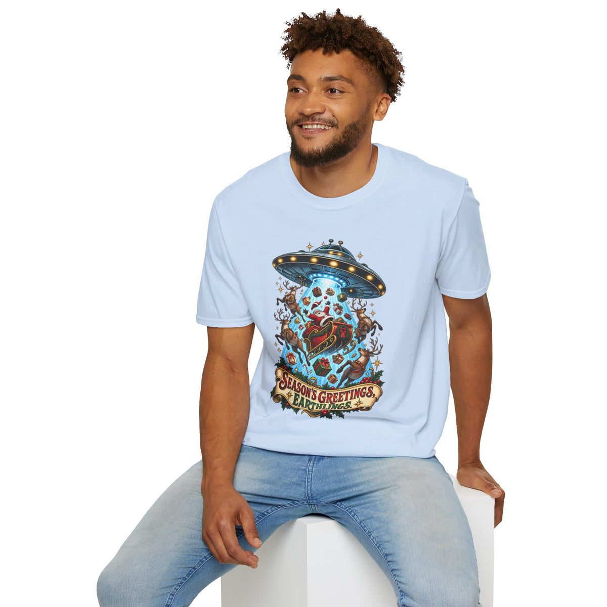 UFO Christmas | Season’s Greetings Earthlings UFO Christmas T-Shirt