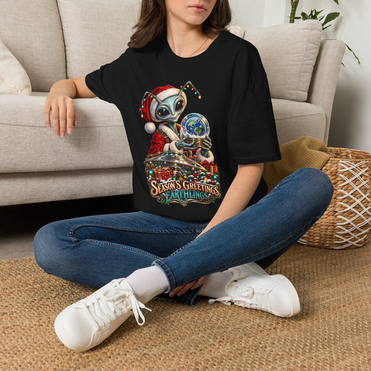 Christmas Alien T-Shirt | Season’s Greetings Earthlings Holiday Tee