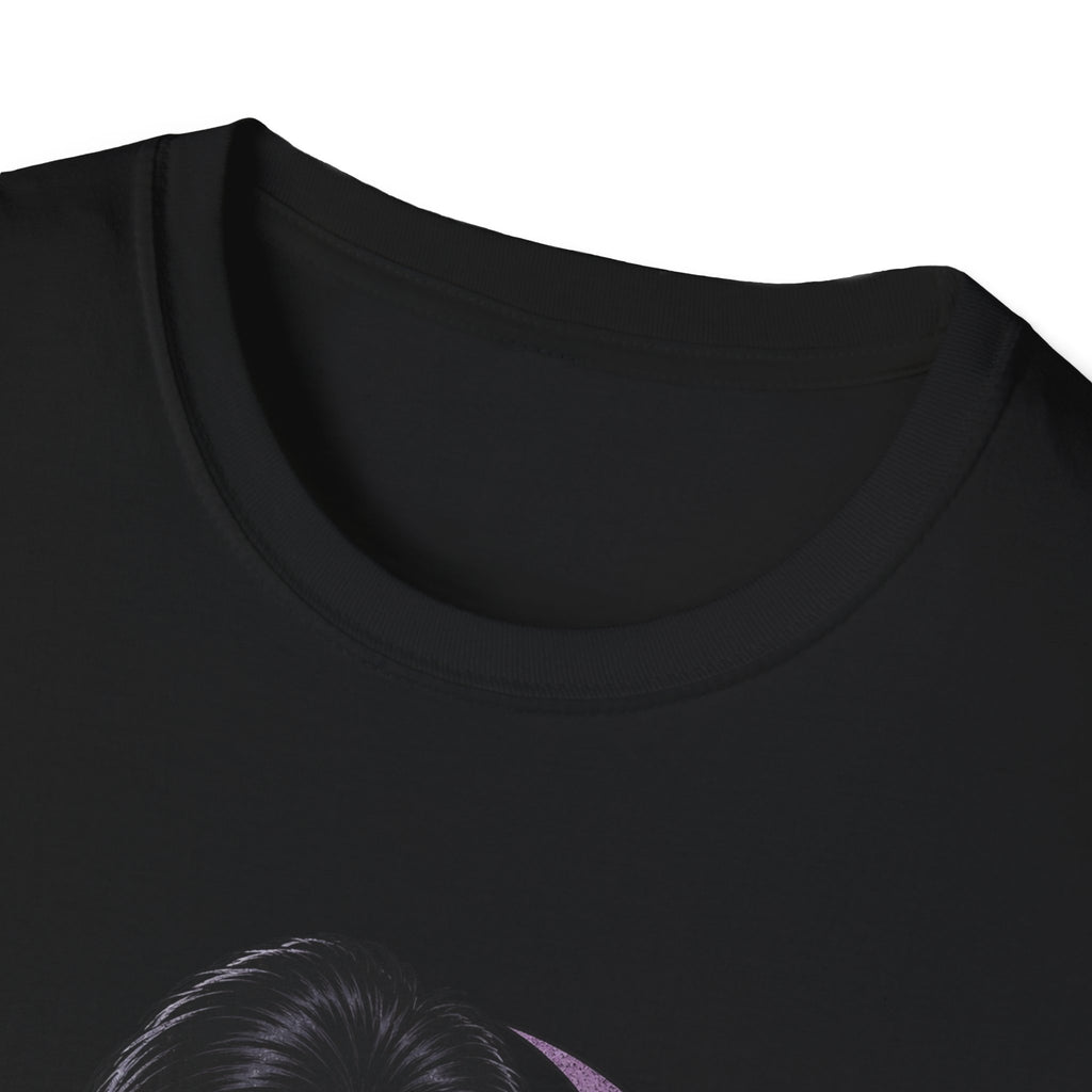 Elvira | Mistress of the Dark | Gothic Vampyress Pinup Girl | Sexy Halloween T-Shirt