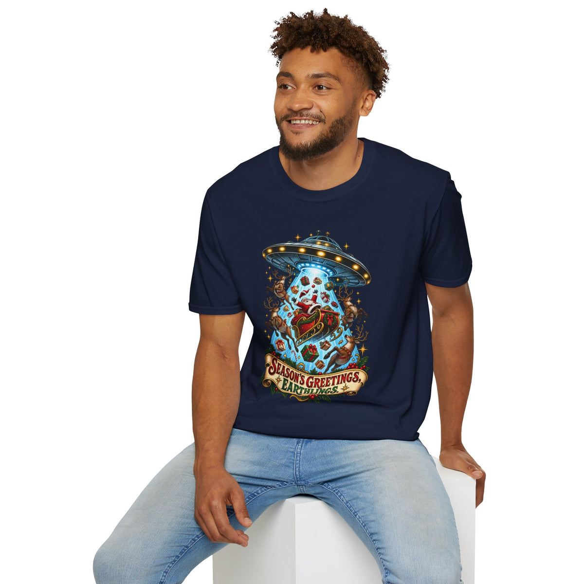 UFO Christmas | Season’s Greetings Earthlings UFO Christmas T-Shirt