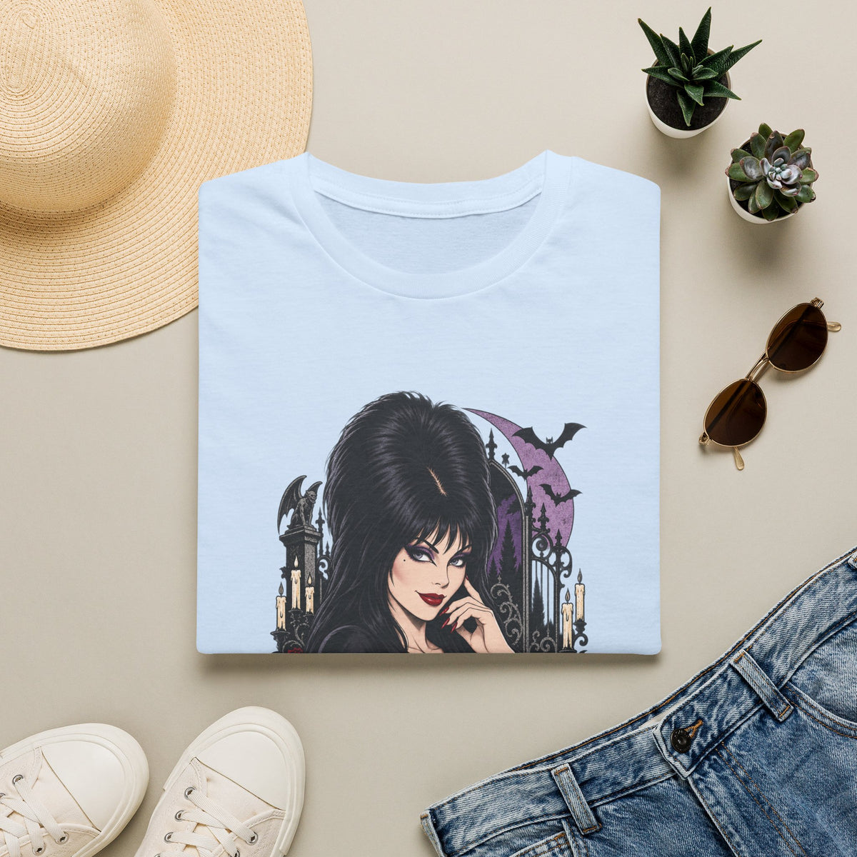 Elvira | Mistress of the Dark | Gothic Vampyress Pinup Girl | Sexy Halloween T-Shirt