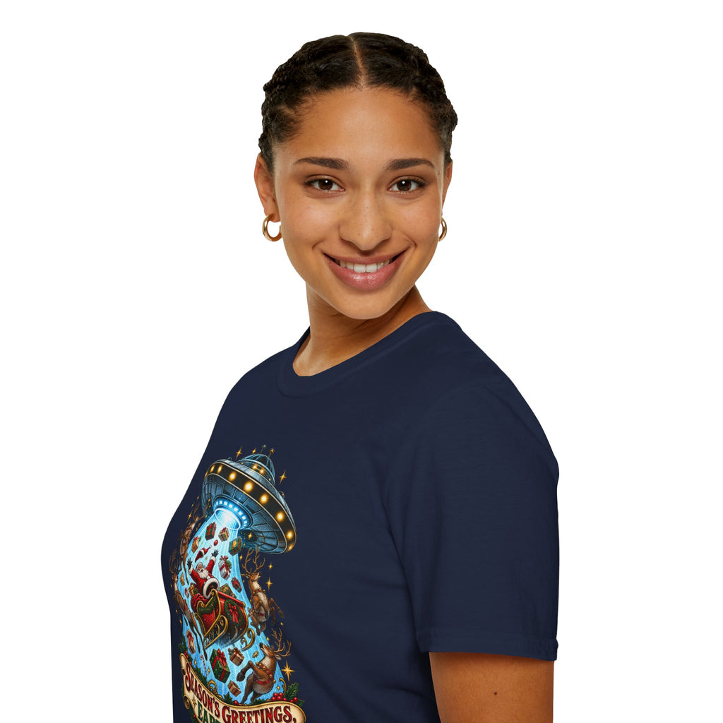 UFO Christmas | Season’s Greetings Earthlings UFO Christmas T-Shirt