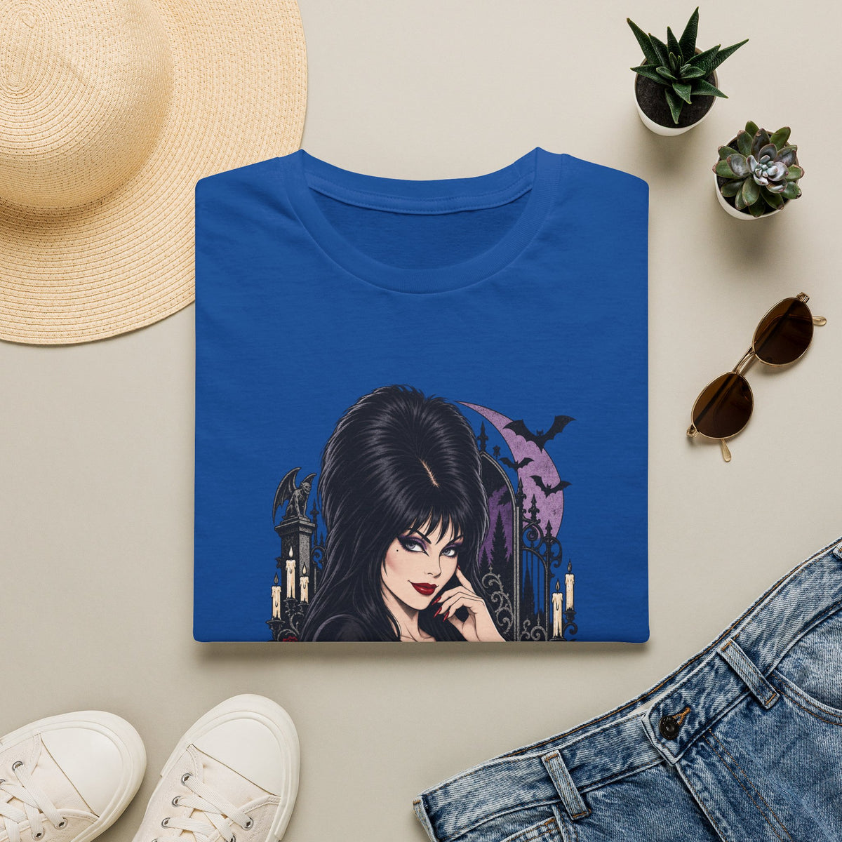 Elvira | Mistress of the Dark | Gothic Vampyress Pinup Girl | Sexy Halloween T-Shirt