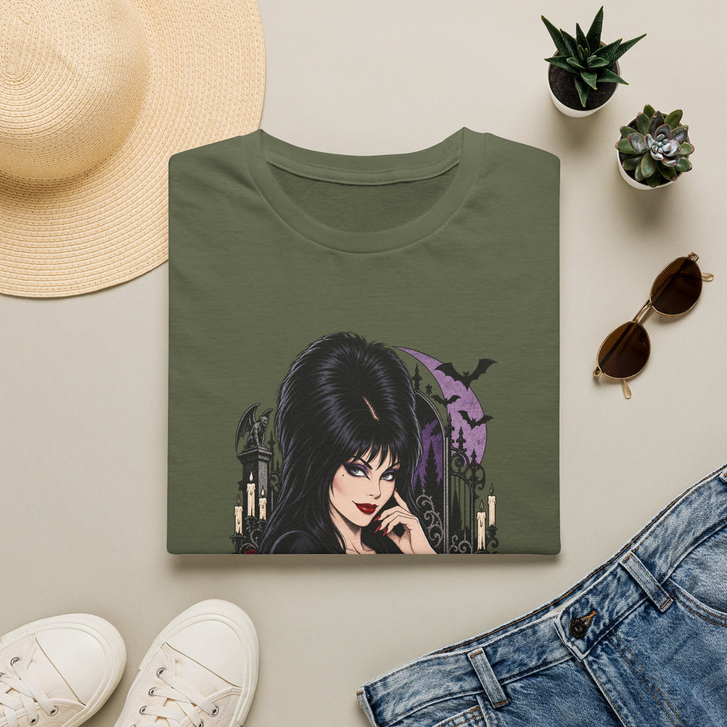 Elvira | Mistress of the Dark | Gothic Vampyress Pinup Girl | Sexy Halloween T-Shirt